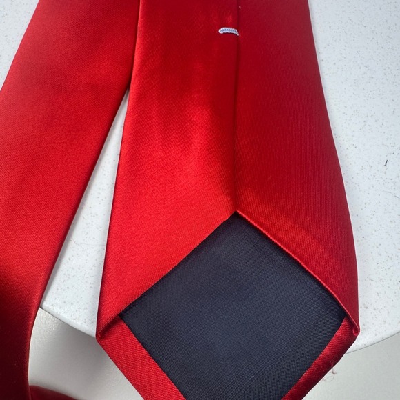Countess Mara Men's Solid Red Neck Tie Silk Blend Classic Dress Tie - Picture 4 of 6
